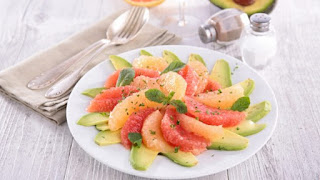 Ensalada de aguacate y pomelo