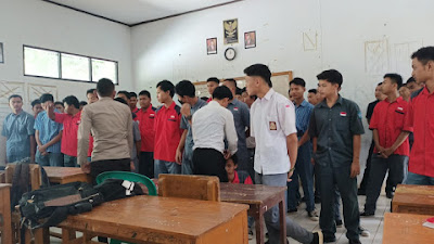 Kanit Reskrim berikan Penyuluhan dan Edukasi Kenakalan Remaja Kepada Pelajar di SMKN 1 Tunjung Teja