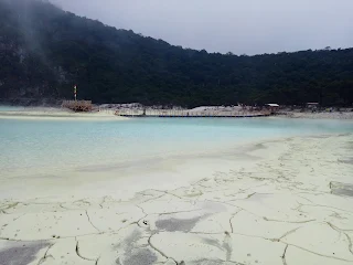 Pemandangan Kawah Putih