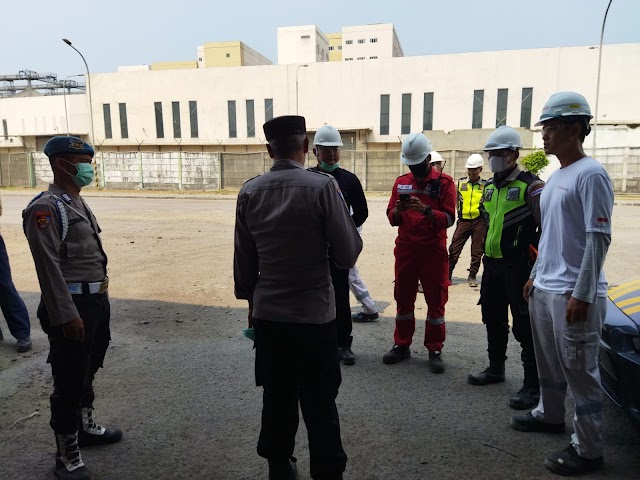 Kapolsek Kskp Banten Polres Cilegon Laksankan Kegiatan Jum'at Curhat Bersama Karyawan Pelabuhan KIP Cigading