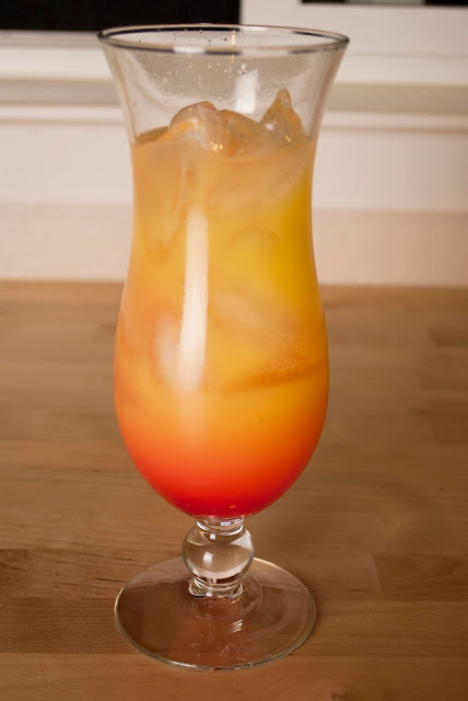 malibu sunrise, cocktail, malibu rum, coconut rum, orange juice, greneadine