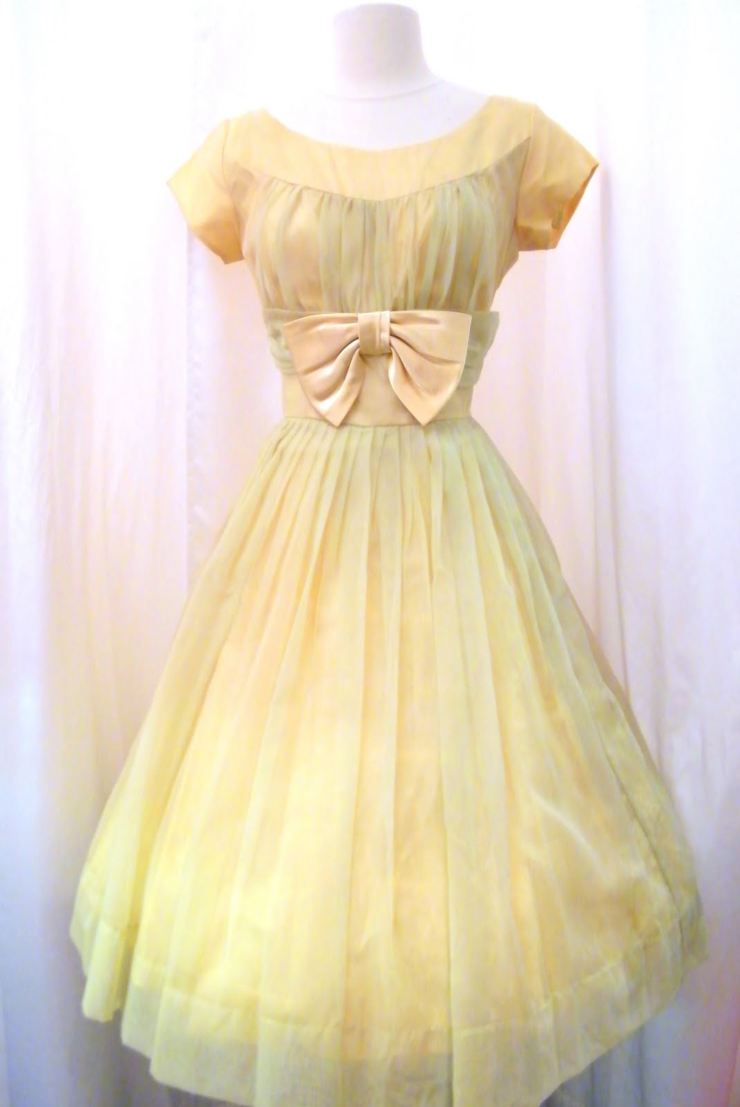 1950s pale lemon prom dress â‚¬270