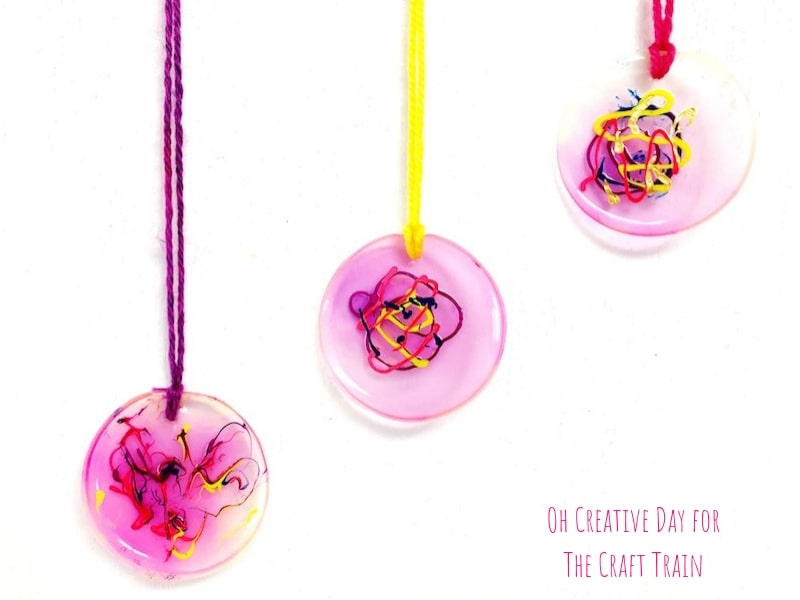 necklaces made from glue and paint
