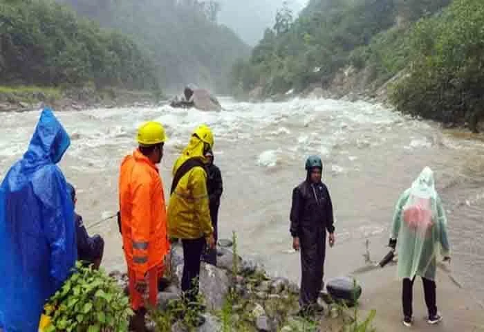 News, National, National-News, Weather, Weather-News, Uttarakhand, Rain, IMD, Red Alert, Landslides, Waterlogging, Uttarakhand rain: IMD issues ‘red’ alert, warns of landslides and waterlogging.