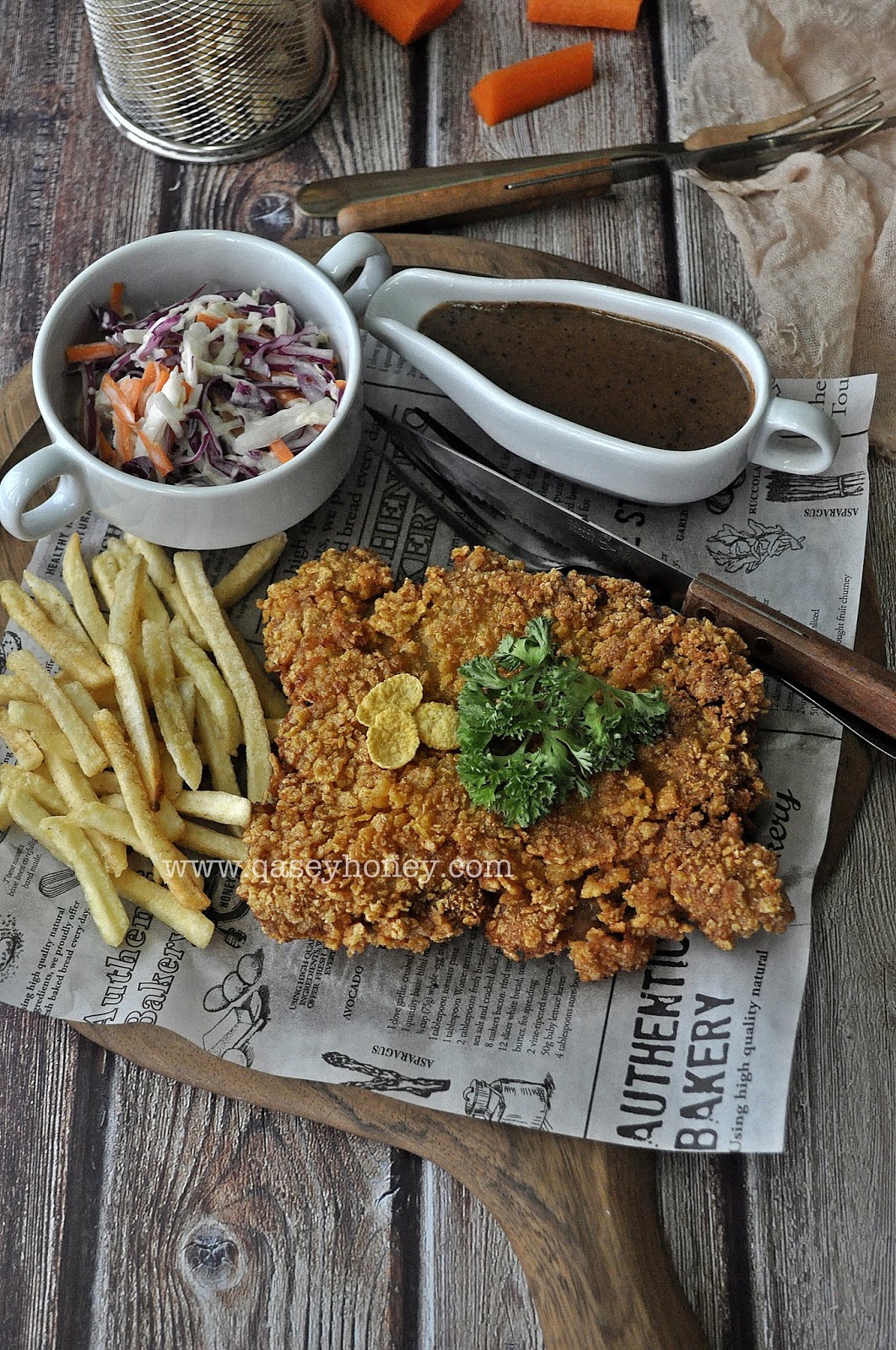 Resepi Lengkap Chicken Chop Cornflakes Rangup Sos Lada Hitam Sedap Dan Coleslaw Mudah Qasey Honey