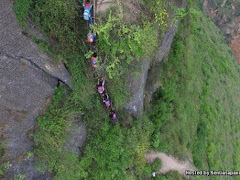 Laluan Pelajar Sekolah Kampung Atule Paling Menakutkan Di Dunia! 