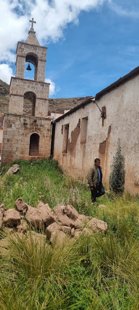 Ocuri Bolivien: Auch hier wie sollte es anders sein wartet viel Arbeit auf mich. Ich soll wie Padre Dietmar nicht nur Priester sondern auch Baumeister sein.