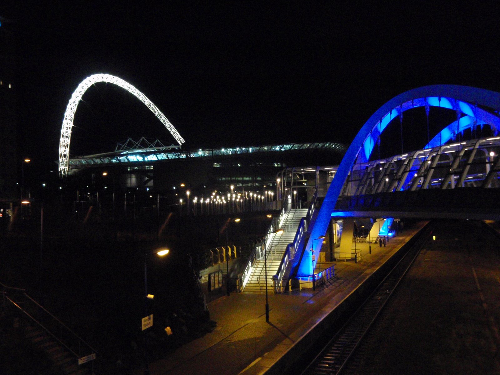 Welcome to home of Sports Pictures: 10. Wembley Stadium (90,000)