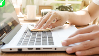 How-to-clean-keyboard-with-cloth-in-right-way