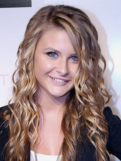 Cute and Easy Hairstyles for Long Layered Hair