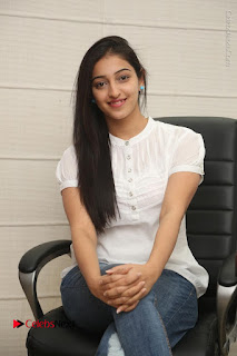 Tollywood Telugu Actress Mouryaani Latest Stills in Ripped Jeans at Intlo Deyyam Nakem Bhayam Movie Interview  0042.JPG