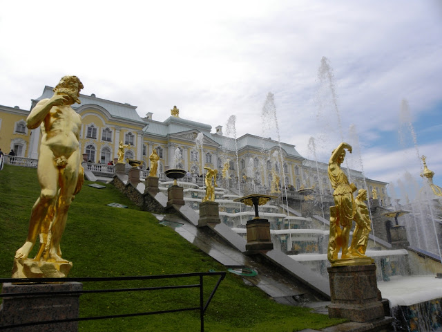 We bring seen many fountains inward the the world as well as almost of them were impressive because of their Dubai</a>Destinations:  The Grand Cascade fountains of Peterhof Palace, St. Petersburg