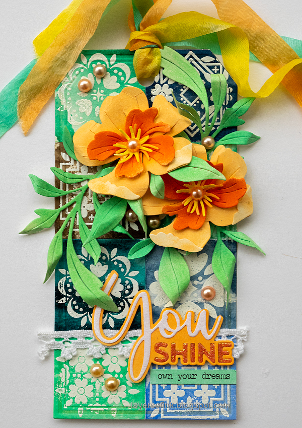 Layers of ink - Mosaic Tag with Flowers Tutorial by Anna-Karin Evaldsson.