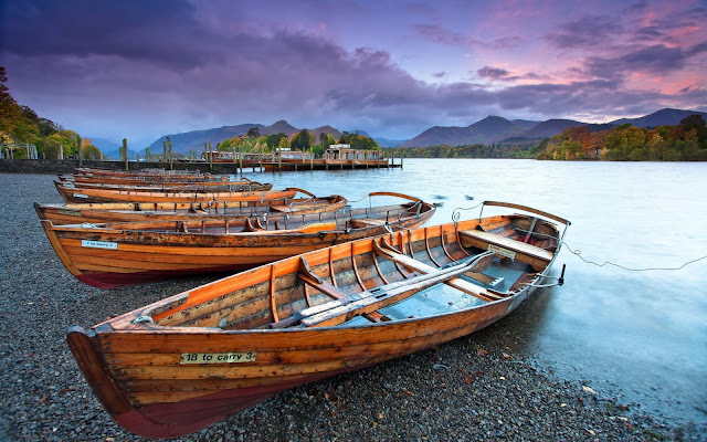 Imagenes de Botes de Madera en banco imagenes gratis