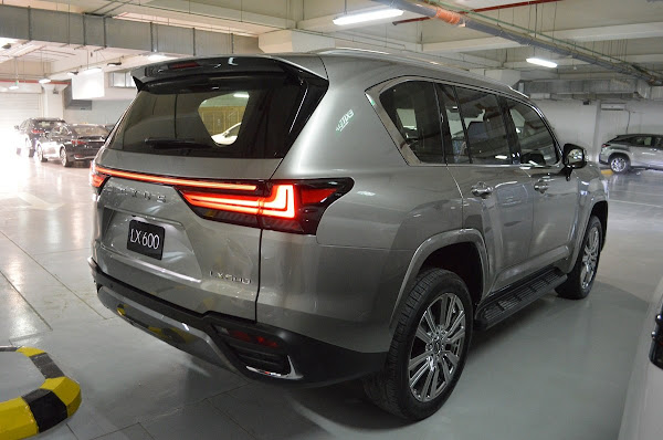 Xe Lexus LX 600 Mẫu 7 Chỗ Hoàn Toàn Mới 2023