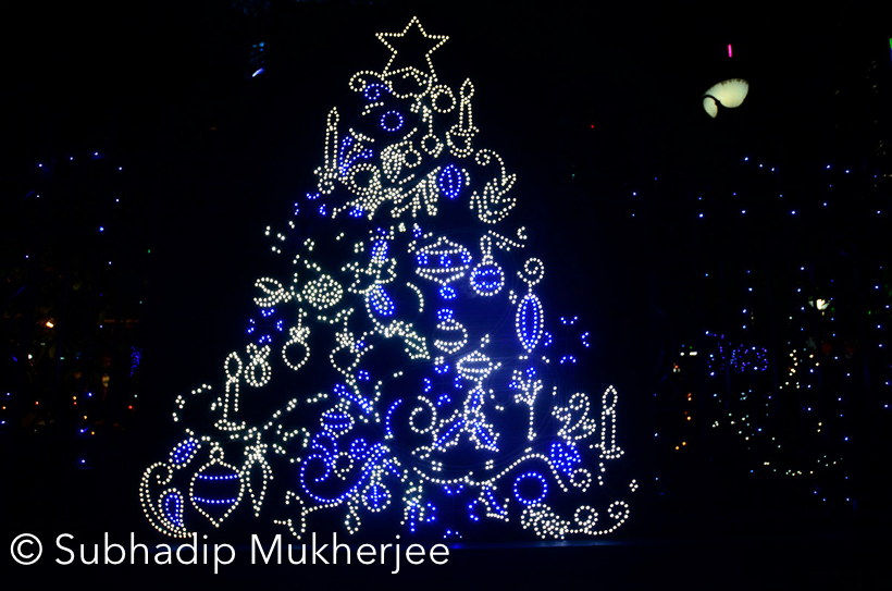 Few days back we shared Christmas post on our facebook page and one of my blogger friends Subhadip Mukherjee mentioned about Kolkata Christmas Celebrations. He shared more details about the celebrations in his own city. We had few mail exchanges and he offered to share these photographs on Travellingcamera.com. Nothing can be better that showcasing the celebration in own city. Check out this Photo Journey with all photographs clicked by Subhadip. Do check some of the links mentioned below where you can find more about Christmas in Kolkata.