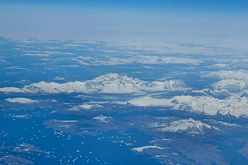 Grönland - schon im April mehr braun als weiß © Cornelia Schaible