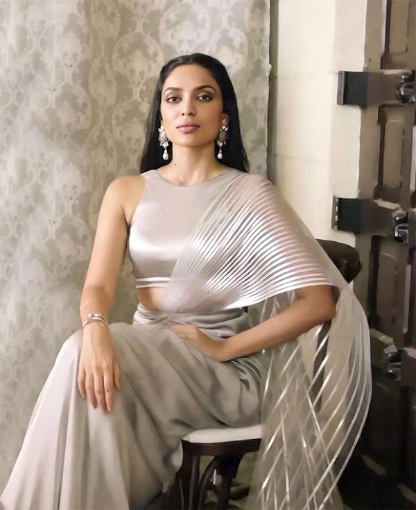 sobhita dhulipala silver saree hot bollywood actress