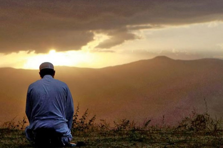 Memahami Tata Cara Duduk ketika Tahiyyat Dalam Shalat