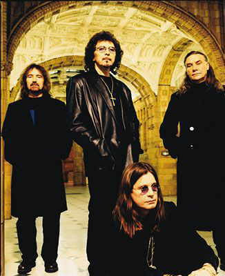  el cantante Ozzy Osbourne el guitarrista Tony Iommi el bajista Geezer 