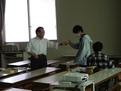 コマを使ったコリオリ力の説明