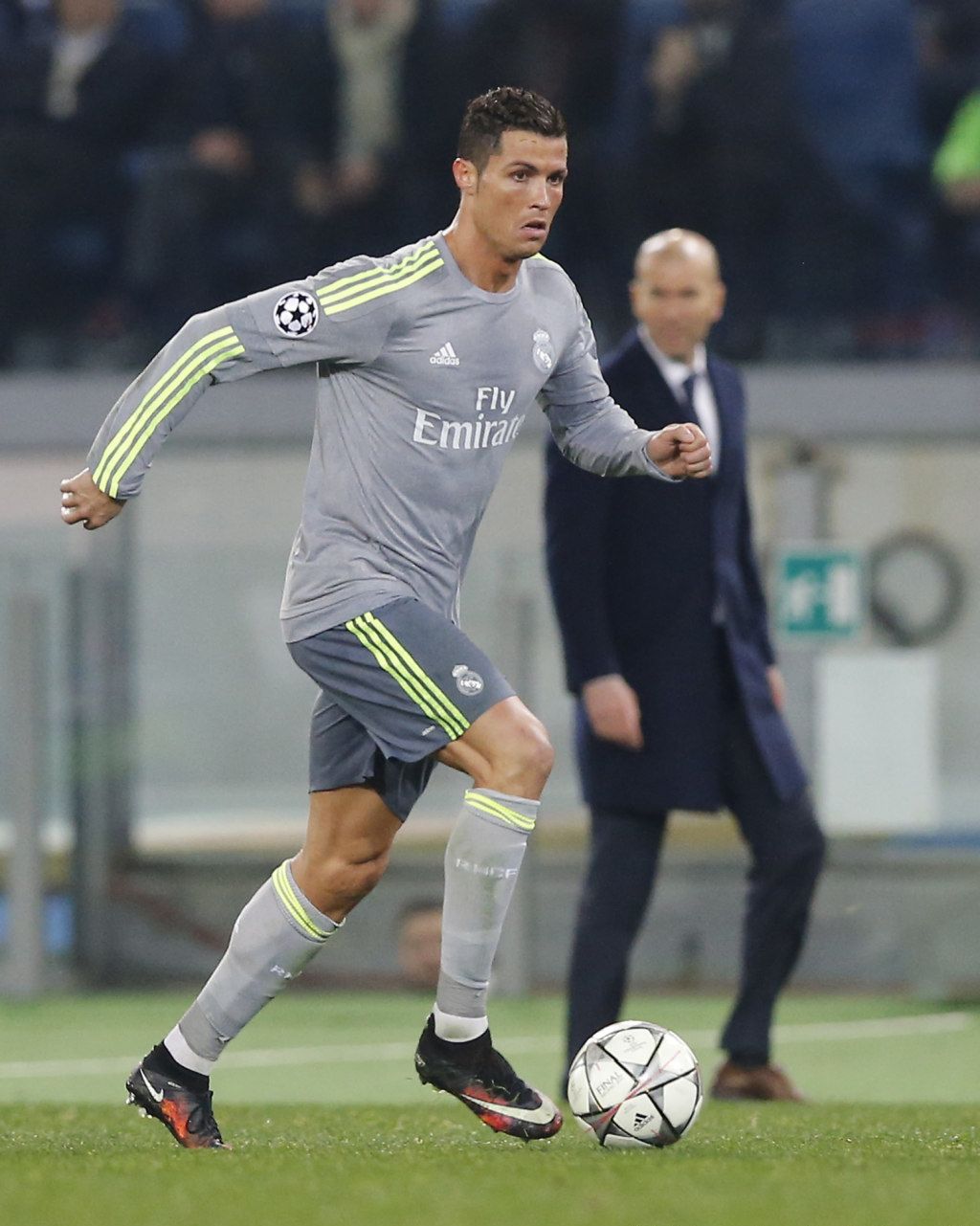 Cristiano Ronaldo Grey Jersey 2015-16 - HD Football Wallpapers