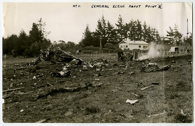 Wreckage of B-17E Flying Fortress. Archives New Zealand Ref ADQA 17211 AIR1 572 25/2/588