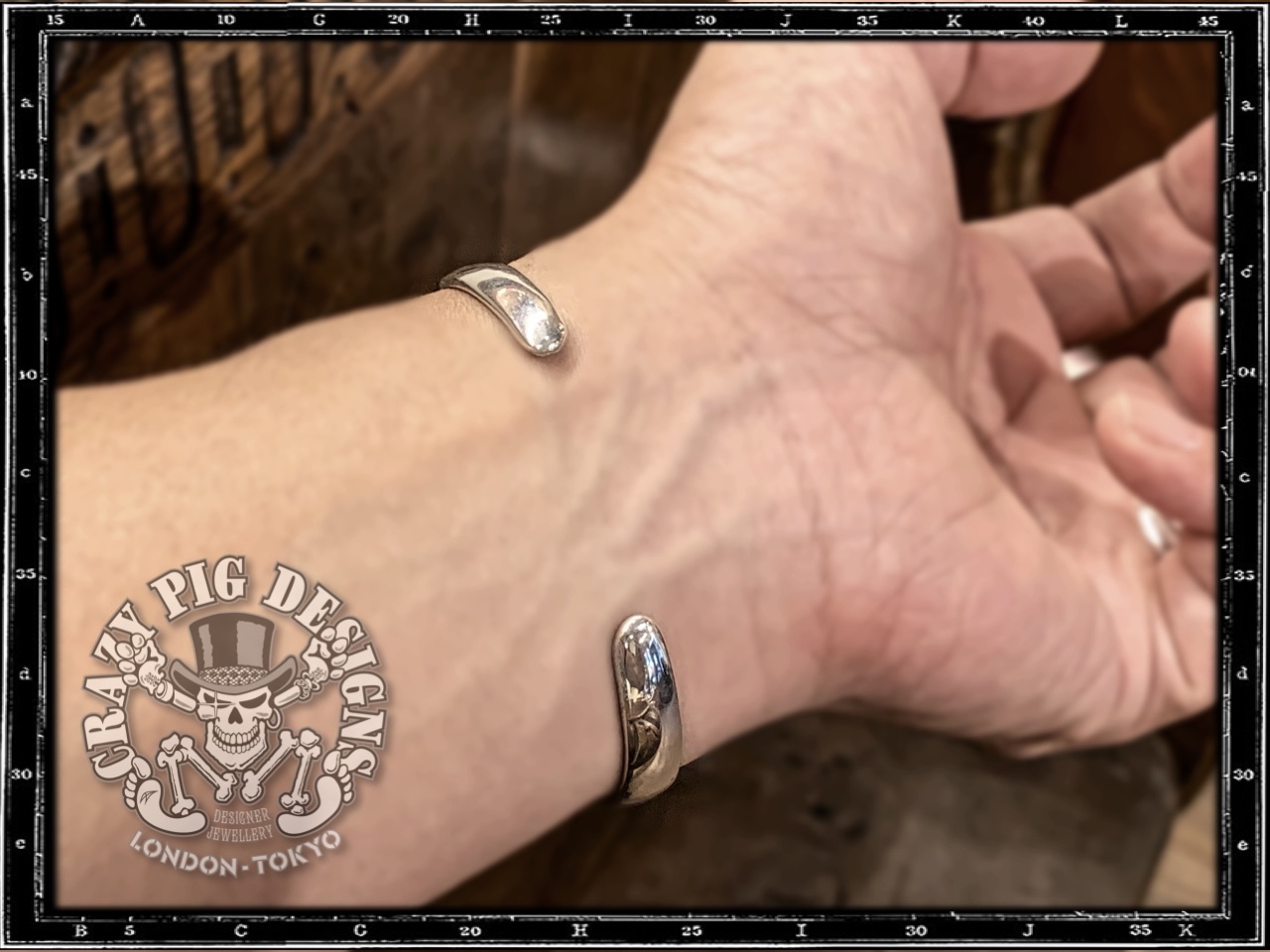象のシッポの毛で作られたバングル アクセサリー