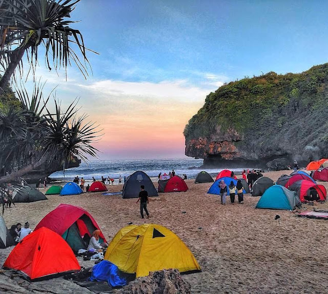  Memang tidak ada habisnya jika membicarkaan tentang pesona pantai di Gunung Kidul Yogyaka Pantai Greweng Gunung Kidul Destinasi Tempat Camping Terbaru Di Jogja