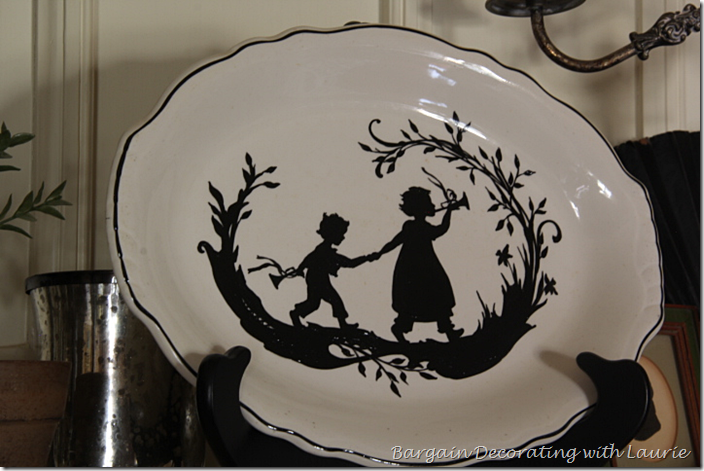 Christmas Plate on Bedroom Mantel