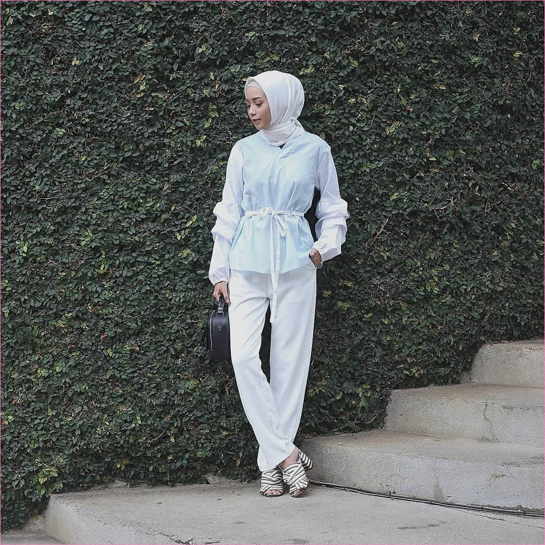  Model Baju Muslim Casual Gaya Anak Jaman Sekarang Peran baju muslim dalam menunjukkan tamp Info 35 Model Baju Muslim Casual Gaya Anak Jaman Sekarang