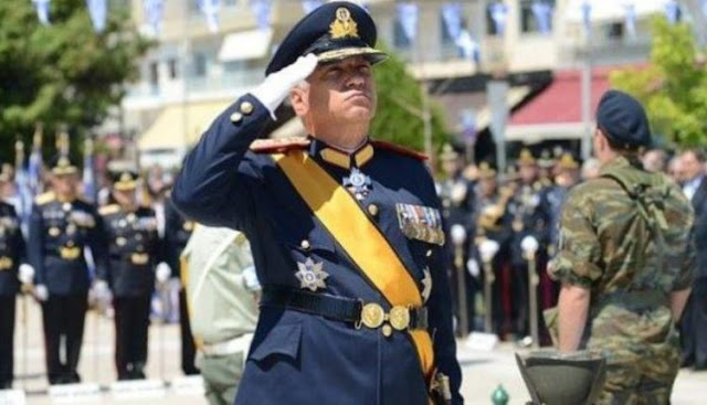 Χρησμός στρατηγού Κωσταράκου: «Σταθείτε όρθιοι απέναντι στη καταιγίδα»
