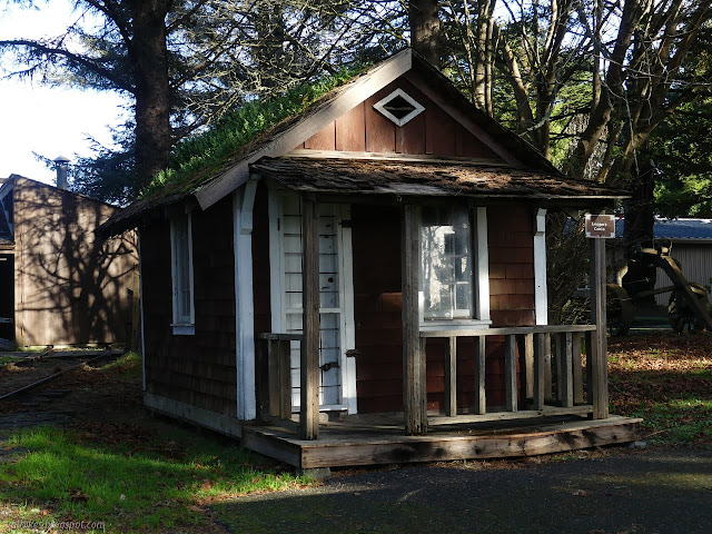 house about 10 feet whide and 15 feet long