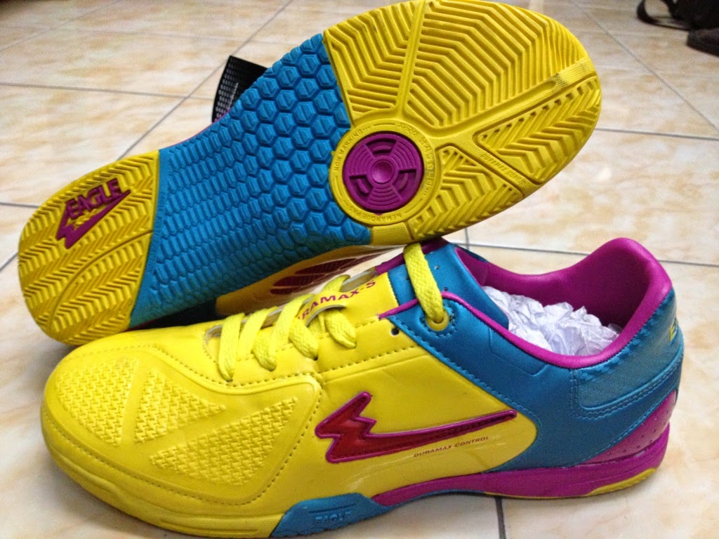 Model Sepatu Futsal Specs 2015