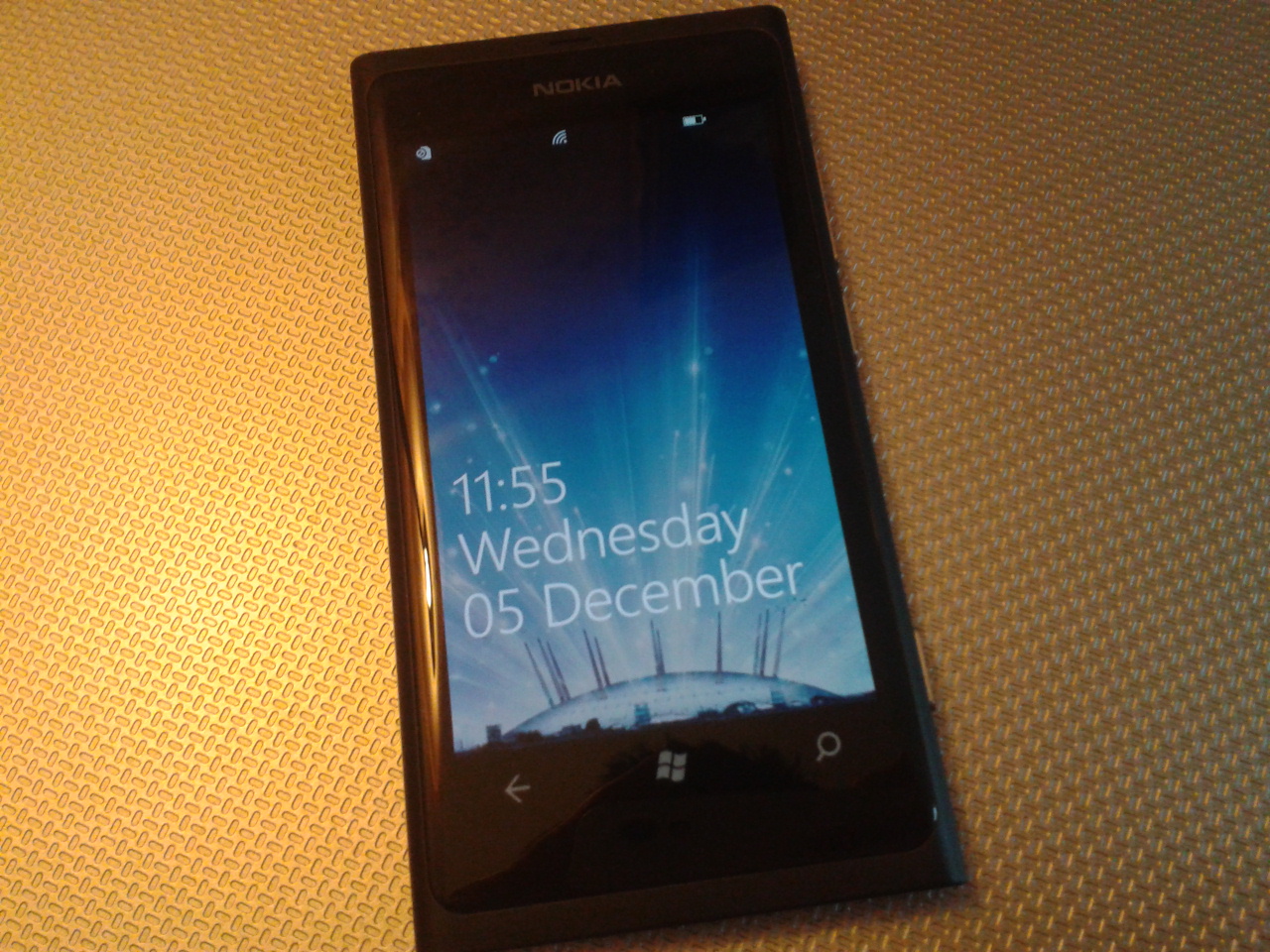 Review: Nokia Lumia 800 ~ iSozial