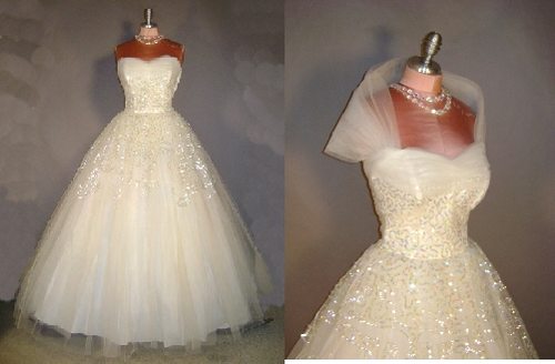 GET THE LOOK 50's Prom Wedding Dress