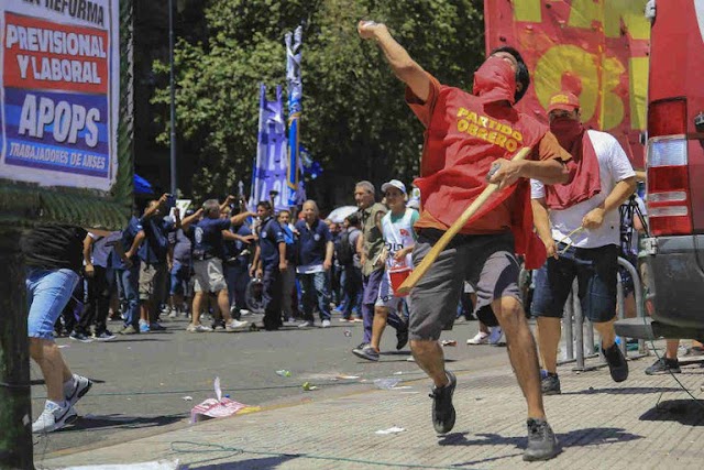 A CULPA É DOS LIDERES DE ESQUERDA! O que todo militante precisa saber e fazer e ainda não fez