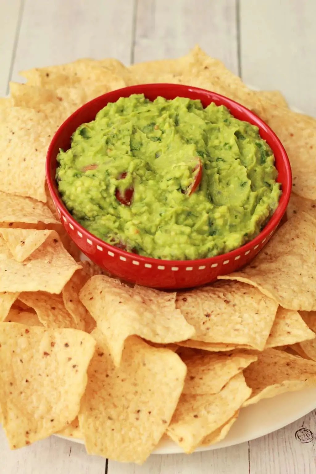 A good guacamole is an essential recipe to have in your arsenal. I mean even if you don’t like to cook you can still wow your friends with some good snacks when they come and visit A good guacamole is an essential recipe to have in your arsenal. I mean even if you don’t like to cook you can still wow your friends with some good snacks when they come and visit