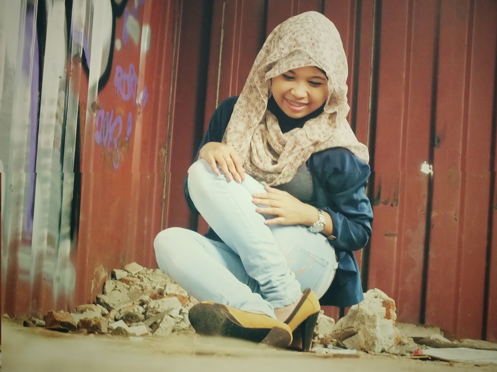 Seftia Rizky Martakusuma  Hijab Style