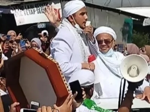 Rizieq Bakal Dilaporkan Polda Jabar Terkait Pelanggaran Protokol Kesehatan.