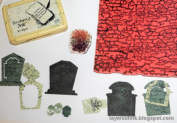 Layers of ink - Spooky Graveyard Tutorial by Anna-Karin Evaldsson. Stamp with crackle background.