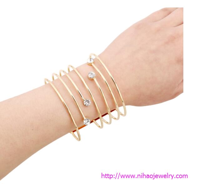 Occident alloy plating Bracelet, ring in hand