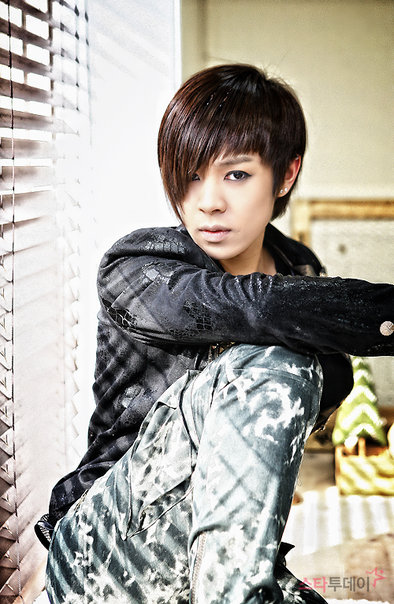 xander u kiss. Former U-KISS member Alexander