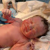 Ez a baba a kezében egy tárggyal született. A sokat látott orvosok sem láttak még ilyet 