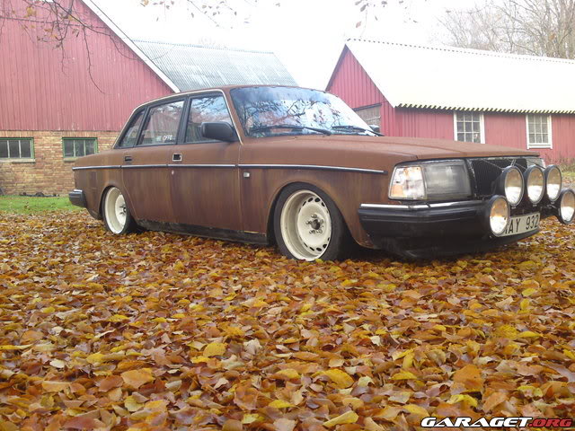 Full Rusted Volvo 240 on 850 widened Steelies so bad ass