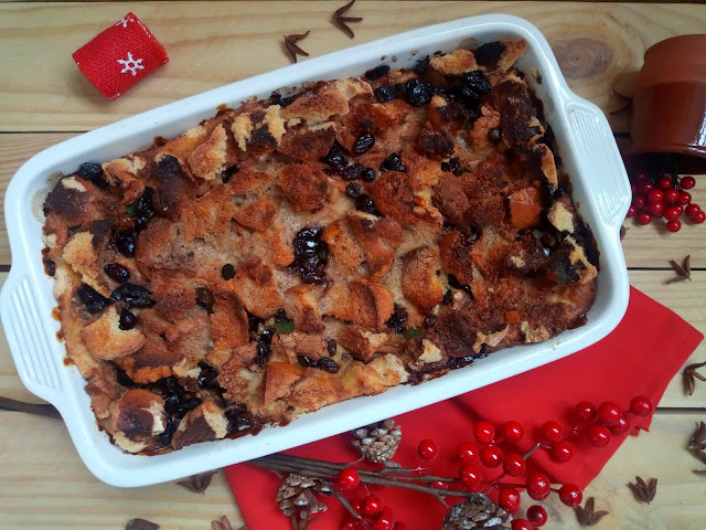 pudin pudding pan duro chocolate pasas arandanos frutos secos fruta escarchada confitada aprovechamiento reciclaje navidad horno leche huevos miel azahar navideño casero fácil sencillo rápido