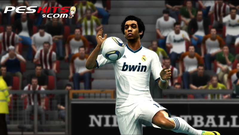 Real Madri 12-13 Kitset - PES 2012