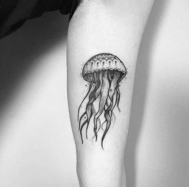 100 tatuagens de Água-viva para inspirar vocês!