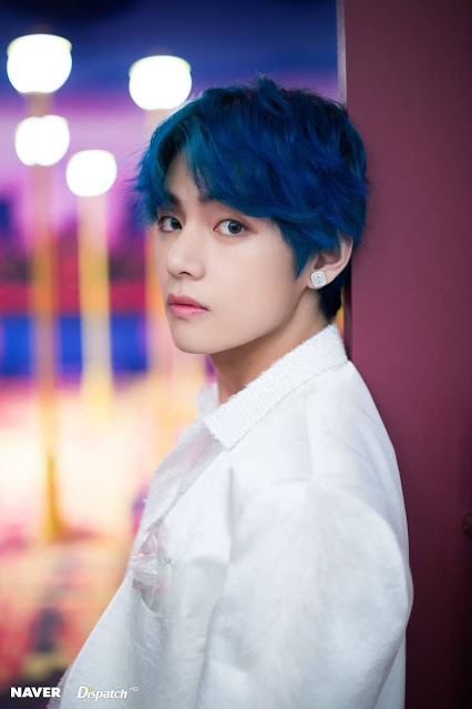 foto kim taehyung terbaru