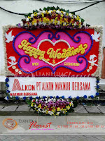 bunga papan pernikahan, bunga ucapan selamat, toko karangan bunga, toko bunga jakarta, toko bunga, florist jakarta, karangan bunga happy wedding, bunga papan grand opening